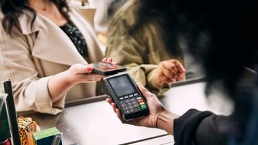 Alweer minder vertrouwen in de economie: consument vermijdt grote aankopen