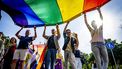 UTRECHT - Deelnemers tijdens de Walk of Love. Met deze demonstratie vragen organisaties steun voor lhbtiqa+ personen. Uit nieuwe onderzoeken blijkt dat de positieve houding tegenover homoseksualiteit onder middelbare scholieren tussen 2021 en 2025 is afgenomen. ROBIN UTRECHT / ANP
