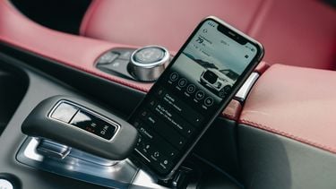 smartphone in auto verkeersboetes