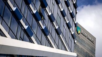 AMSTERDAM - Exterieur van het hoofdkantoor van ABN AMRO, aan de Gustav Mahlerlaan. ANP KOEN VAN WEEL