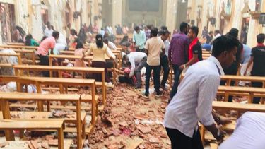 Meer dan 200 doden door explosies op Sri Lanka