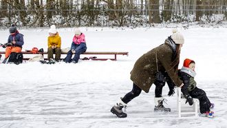 Code oranje (en geel) door sneeuw op maandag, maar nog steeds sneeuwpret