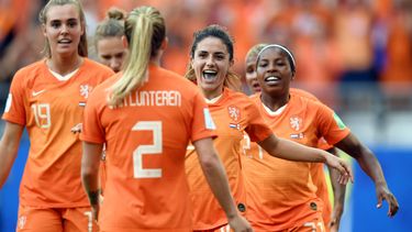 Nederlandse voetbalsters groepswinnaar na derde zege