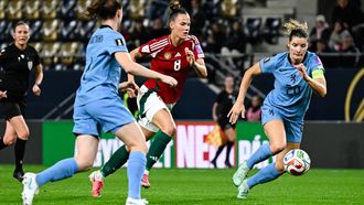 epa13292584 Vanessa Nagy (C) of Hungary in action against Veerl Buurman (L) and Dominique Janssen of Netherlands during the FIFA Women's World Cup qualifying match between Hungary and Netherlands, in Felcsut, Hungary, 09 October 2026.  EPA/Tamas Vasvari HUNGARY OUT