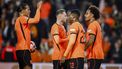 EINDHOVEN - (l-r) Virgil van Dijk van Nederland, Teun Koopmeiners van Nederland, Denzel Dumfries van Nederland en Joshua Zirkzee van Nederland vieren de 2-1 tijdens de UEFA Nations League-wedstrijd tussen Nederland en Servië in het Philips Stadion op 4 oktober 2026 in Eindhoven, Nederland. KOEN VAN WEEL / ANP