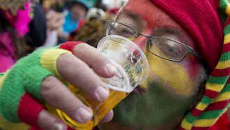 Nederlanders drinken meer bier tips besparen carnaval