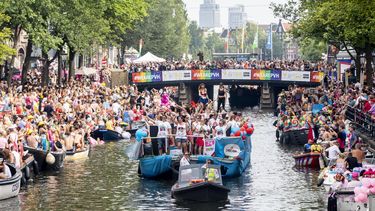 Pedoclub wil flyeren op Amsterdam Pride