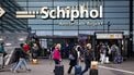 SCHIPHOL - Reizigers op Schiphol aan het begin van de meivakantie. De luchthaven verwacht dit jaar op een drukkere meivakantie dan vorig jaar. ANP RAMON VAN FLYMEN
