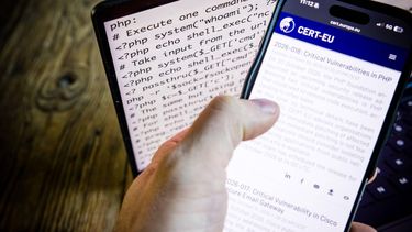 ILLUSTRATIEF - De website van het Europese Computer Emergency Response Team, CERT-EU, met een oproep website en applicaties offline te halen. Er zijn kwetsbaarheden geconstateerd in de programmeertaal PHP, waardoor kwaadwillenden mogelijk controle kunnen krijgen over servers. Wereldwijd draait circa 70 procent van de websites op PHP of toepassingen daarvan. ROB ENGELAAR