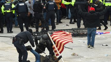 Totale chaos in Amerika: 'Dit is een aanval op de democratie'