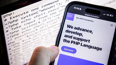 ILLUSTRATIEF - De website van The PHP Foundation. Er zijn kwetsbaarheden geconstateerd in de programmeertaal PHP, waardoor kwaadwillenden mogelijk controle kunnen krijgen over servers. Wereldwijd draait circa 70 procent van de websites op PHP of toepassingen daarvan. ROB ENGELAAR