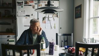 Jan (60) werd 30 jaar emotioneel en fysiek mishandeld door zijn vrouw: ‘Ik dacht steeds: zo erg is het toch niet?’