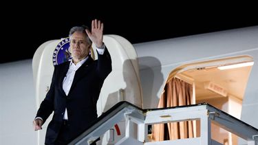 US Secretary of State Antony Blinken waves as he boards a plane leaving Crete for Amman, on January 6, 2024, as part of the first leg of a trip that includes visits to both Israel and West Bank. 
EVELYN HOCKSTEIN / POOL / AFP