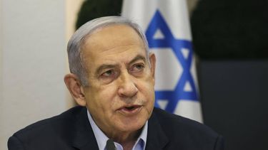 epa11062028 Israeli Prime Minister Benjamin Netanyahu convenes the weekly cabinet meeting at the Defence Ministry in Tel Aviv, Israel, 07 January 2024.  EPA/RONEN ZVULUN / POOL