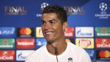 Het is officieel: Christiano Ronaldo naar Juventus