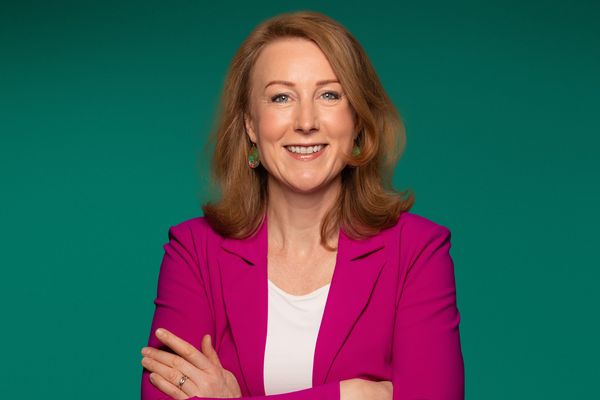 Steeds meer prikkels op werk: waarom de werkdag zwaarder voelt, volgens expert