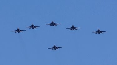 epa12574819 Argentine Air Force F16 fighter jets fly over Buenos Aires, Argentina, 06 December 2025. Argentinian President Javier Milei presented Argentina's newly acquired F-16 aircraft purchased from Denmark at the Rio Cuarto Material Area in Cordoba province and stated that 'with this significant investment in military weaponry, we are going to substantially strengthen our air force'.  EPA/JUAN IGNACIO RONCORONI