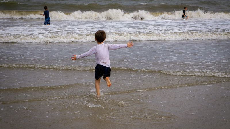 'Moet ik mijn zoon (10) op vakantie laten gaan met zijn vriend?'
