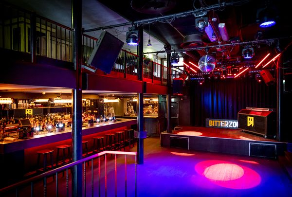 Amsterdamse nachtclubs vanmiddag in actie op het Museumplein