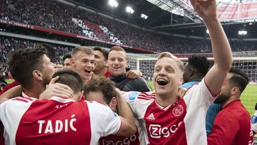 Ajax viert feest met kater: 'Nachten amper geslapen'