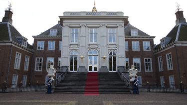 Wie zullen er straks naast koning Willem-Alexander plaatsnemen op het bordes? Foto: ANP | Jerry Lampen