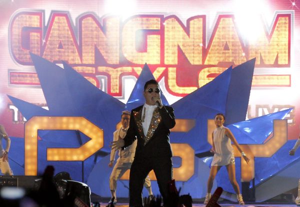 Psy met Gangnam Style. 