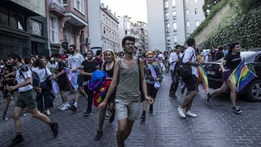 Politie Turkije gebruikt traangas tegen deelnemers Pride Istanboel
