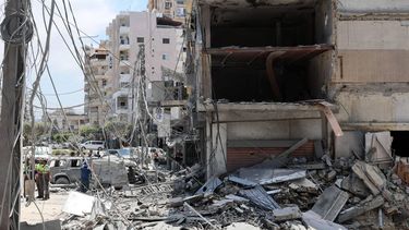 epa13010687 Destroyed buildings after an Israeli airstrike that targeted the city of Tyre, Lebanon, 02 June 2026. The Lebanese Ministry of Health said that, as of 01 June, Israeli attacks across Lebanon have killed more than 3,435 people and injured more than 10,400, since renewed hostilities between Israel and Hezbollah began.  EPA/WAEL HAMZEH