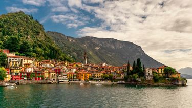 Varenna is een piepklein dorpje aan het Comomeer, dichtbij de Zwitserse grens.