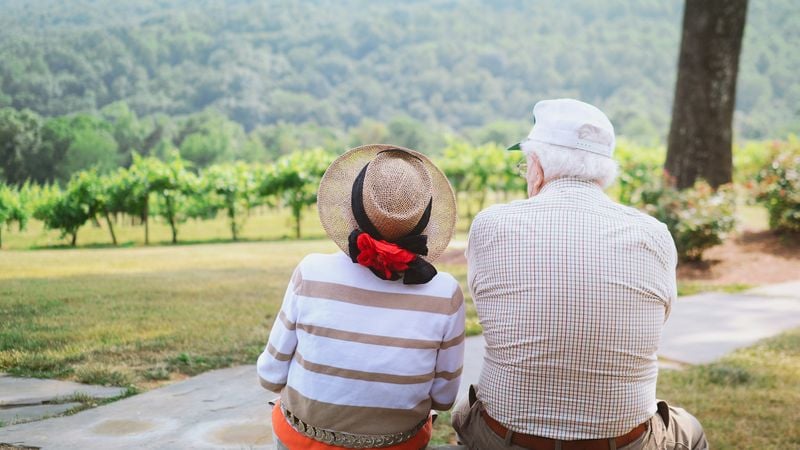 AOW gaat per 1 juli omhoog, maar vakantiegeld daalt: wat betekent dit?