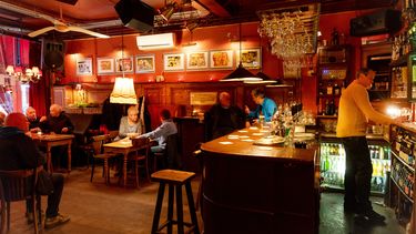 bruine-kroeg-steeds-minder-cafes