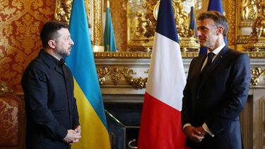 epa13108623 French President Emmanuel Macron (R) talks with Ukrainian President Volodymyr Zelensky (L) after an Integrated Anti-Ballistic Missile Coalition meeting at the Quai d'Orsay in Paris, France, before a meeting with countries involved in the 'Coalition of the Willing' supporting Ukraine, 13 July 2026.  EPA/Tom Nicholson / POOL  MAXPPP OUT