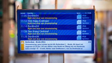 ROTTERDAM - Door oververhitting in een kabelgoot rijden er geen treinen van het station Rotterdam Stadion richting het zuiden van het land. MEDIATV / ANP