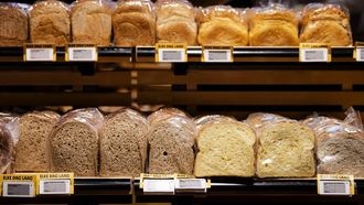 VEGHEL - Brood op de versafdeling in een Jumbo Foodmarkt. ANP SEM VAN DER WAL
