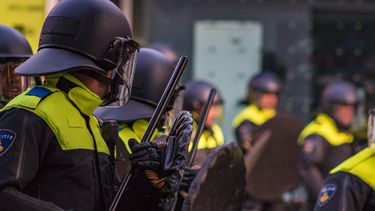 Politie evenementen coronaregels handhaven