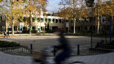 Een foto van het Emmauscollege in Rotterdam