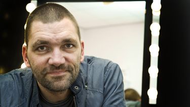 100 Nl Zamelt Geld In Voor Boete Van Illegale Show Theo Maassen