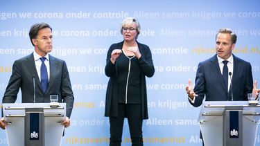 Premier Mark Rutte en minister Hugo de Jonge van Volksgezondheid, Welzijn en Sport