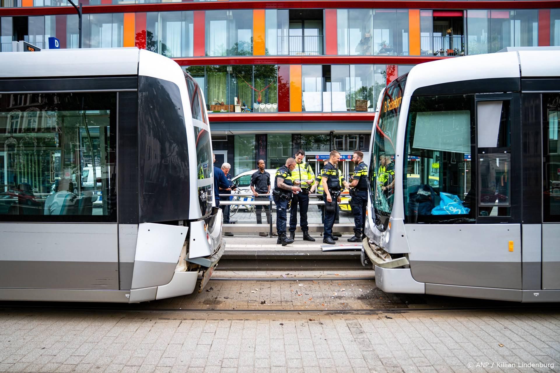 Acht lichtgewonden bij botsing tussen trams in Rotterdam.