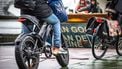 AMSTERDAM - Een fatbike in de binnenstad van Amsterdam. De elektrische fietsen zijn vaak opgevoerd en te vergelijken met brommers. Amsterdam en andere gemeenten zijn bezorgd over de verkeersveiligheid en vragen om maatregelen. ANP KJELL HOEXUM
