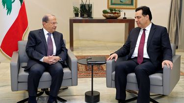 Libanon's President Michel Aoun (links) met premier Hassan Diab