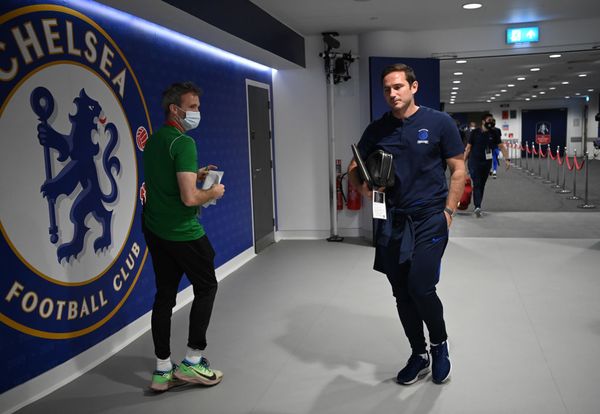 Een foto van Frank Lampard in het stadion van Chelsea