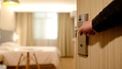 opgebiecht-hotelkamer