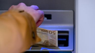 banken gaan pinkosten rekenen dit betekent het voor jou