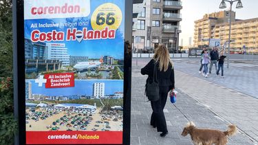 Weg met 'fossiele reclames'? Den Haag krijgt primeur, maar reisbranche is boos
