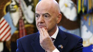 epa12532416 FIFA President Gianni Infantino attends a meeting with US President Trump and the White House Task Force on the FIFA World Cup 2026 at the White House in Washington, DC, USA, 17 November 2025.  EPA/WILL OLIVER / POOL