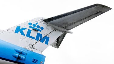 SCHIPHOL - Logo van KLM op Schiphol. ANP REMKO DE WAAL