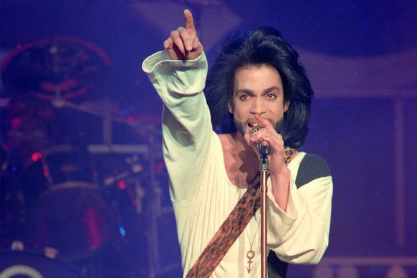 Een foto van Prince in de jaren negentig.
