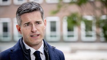 DEN HAAG - Tom Berendsen, minister van Buitenlandse Zaken  staat de pers te woord voorafgaand aan de eerste wekelijkse ministerraad na het meireces in het ministerie van Algemene Zaken. ROBIN UTRECHT / ANP