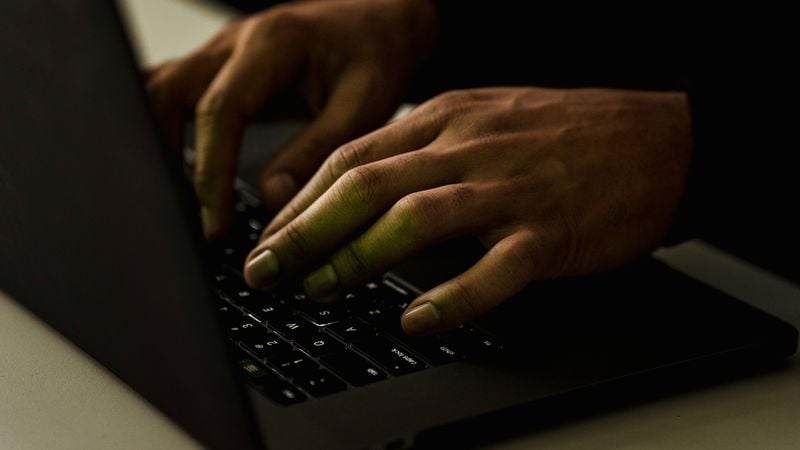 Nederlander (73) verdacht van maken pornografische deepfakes BN’ers